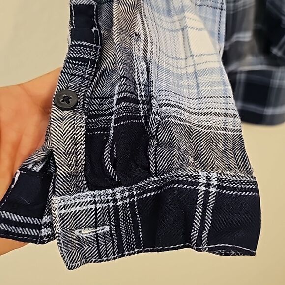 beach lunch lounge wrap front draped crossover flannel plaid Top. Size Large - Picture 3 of 9